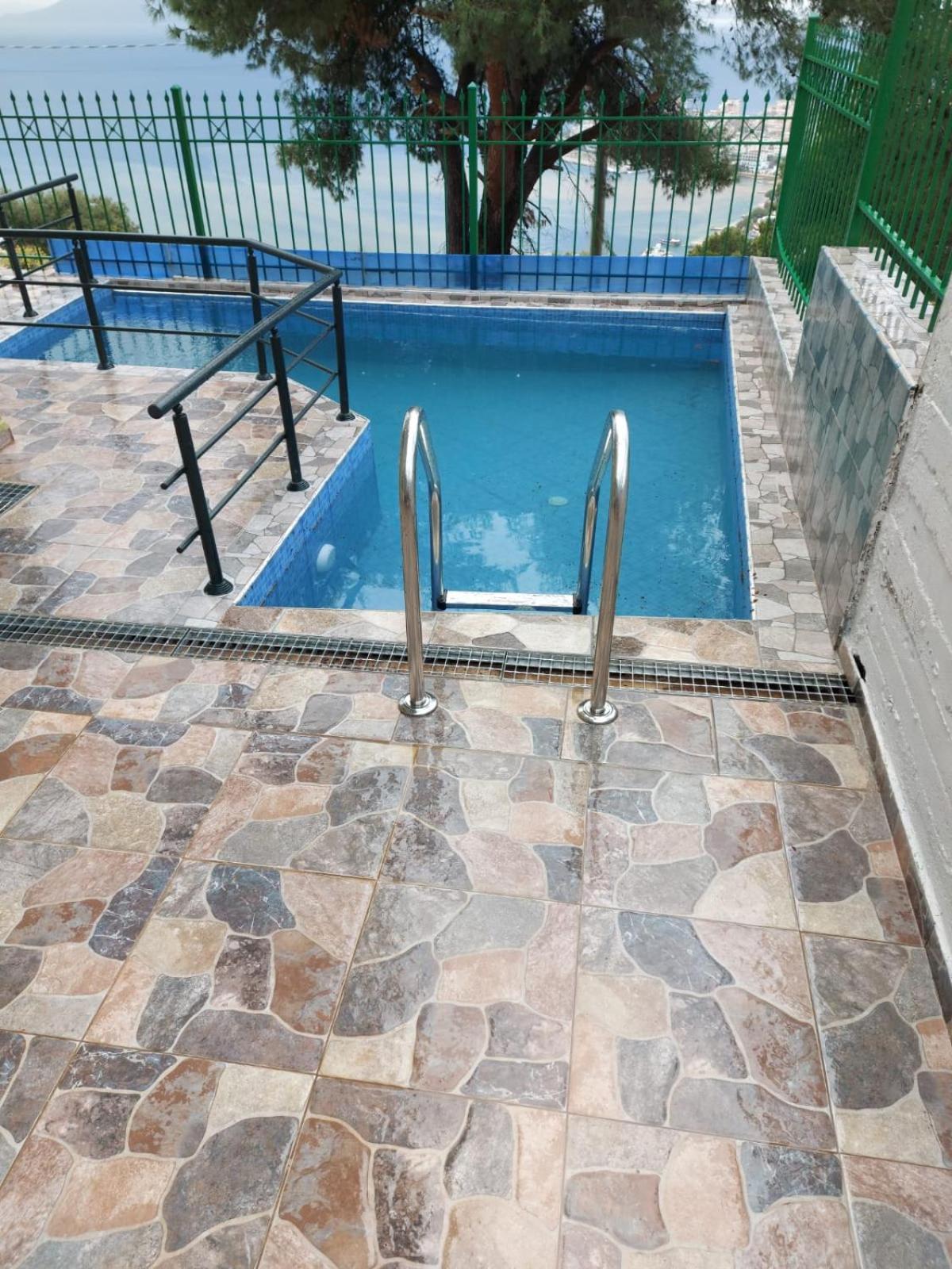 Luiza * Sarandë